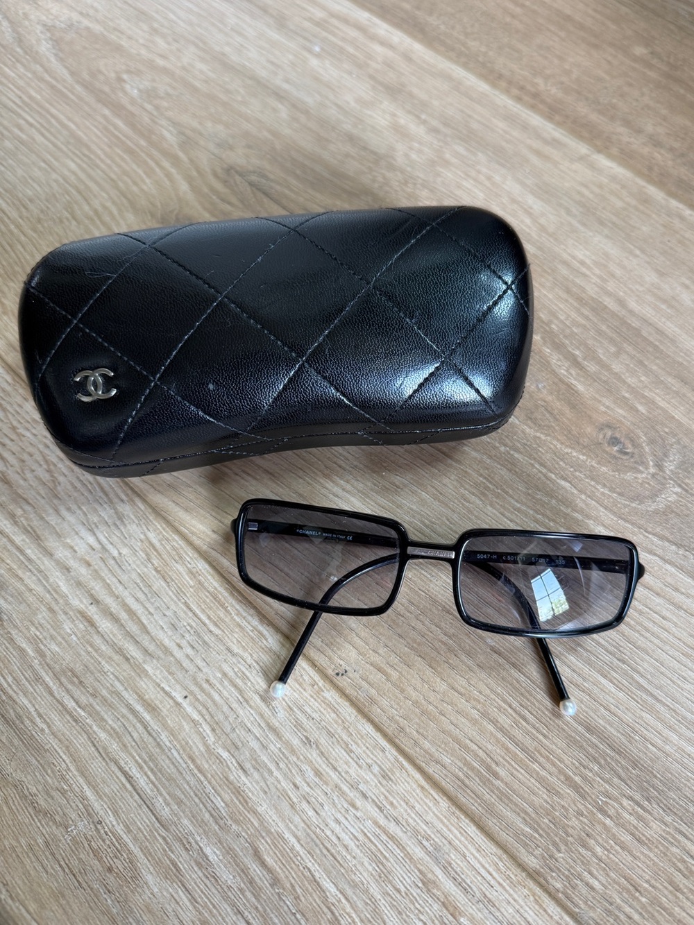 Vintage Chanel sunglasses 5047 h Black with pearl ends - Picture 1 of 15